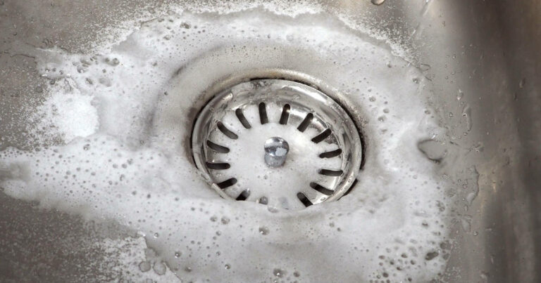 A Step-by-Step Guide to Cleaning Drains with Baking Soda and Vinegar